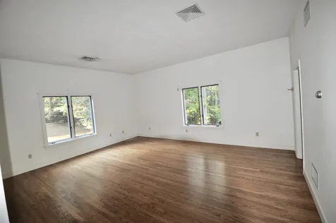 32 Indian Rock Road Nashua NH 03063