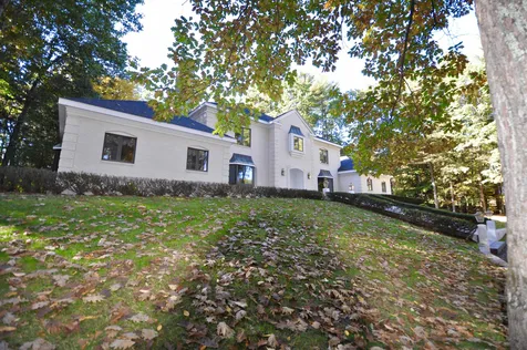 32 Indian Rock Road Nashua NH 03063