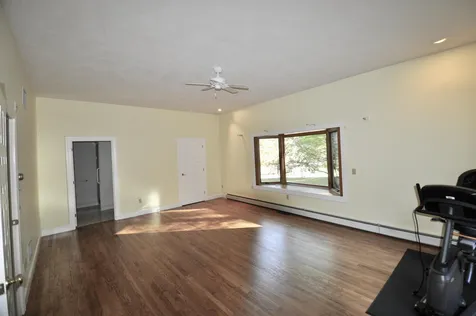 32 Indian Rock Road Nashua NH 03063