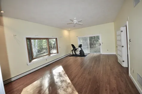 32 Indian Rock Road Nashua NH 03063