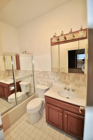 32 Indian Rock Road Nashua NH 03063