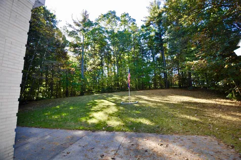 32 Indian Rock Road Nashua NH 03063