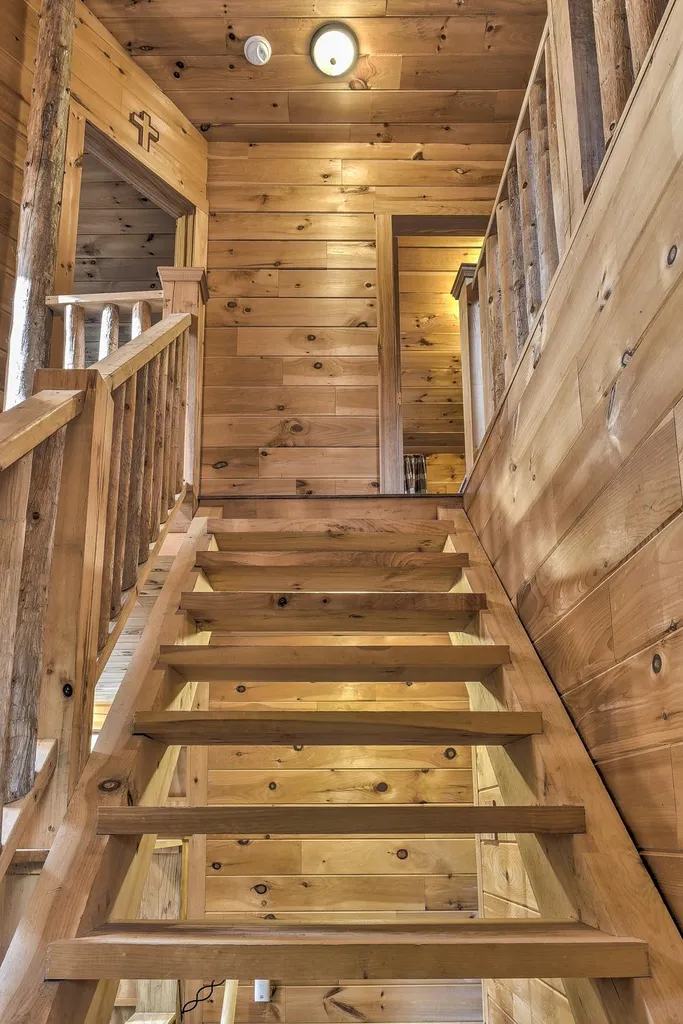 373 Tigola Trail Stoddard NH 03464