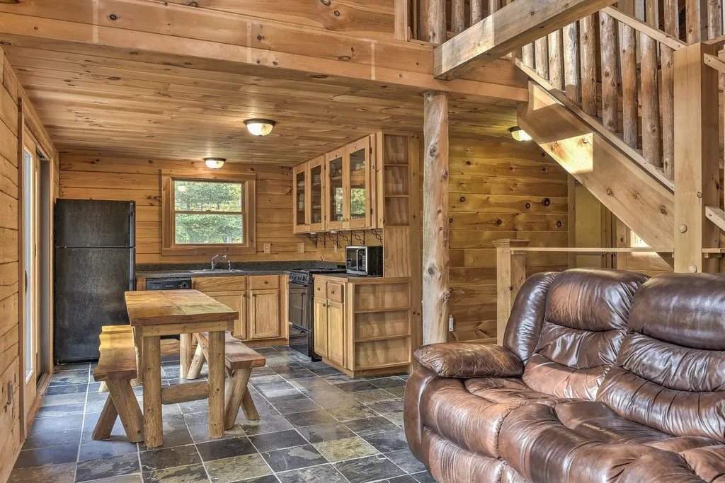 373 Tigola Trail Stoddard NH 03464