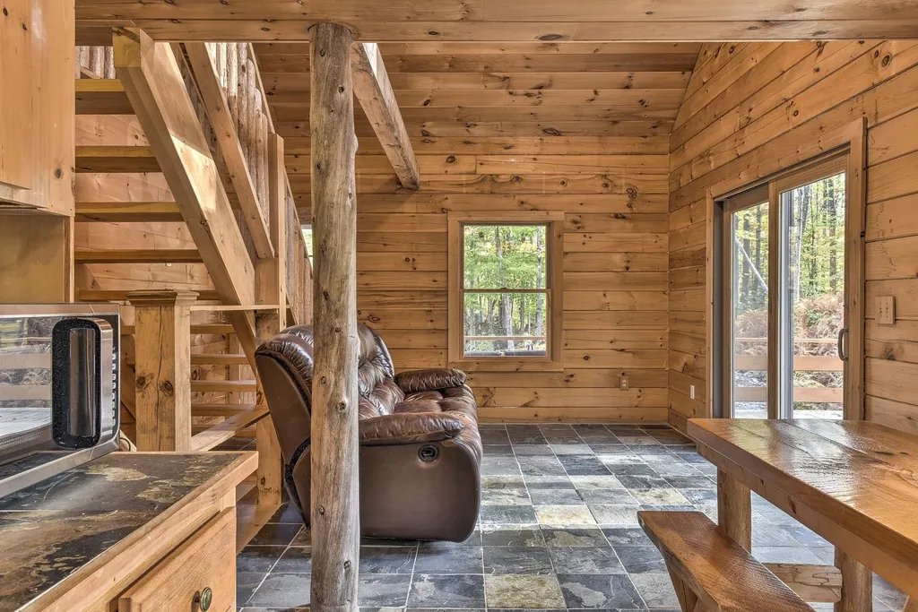 373 Tigola Trail Stoddard NH 03464