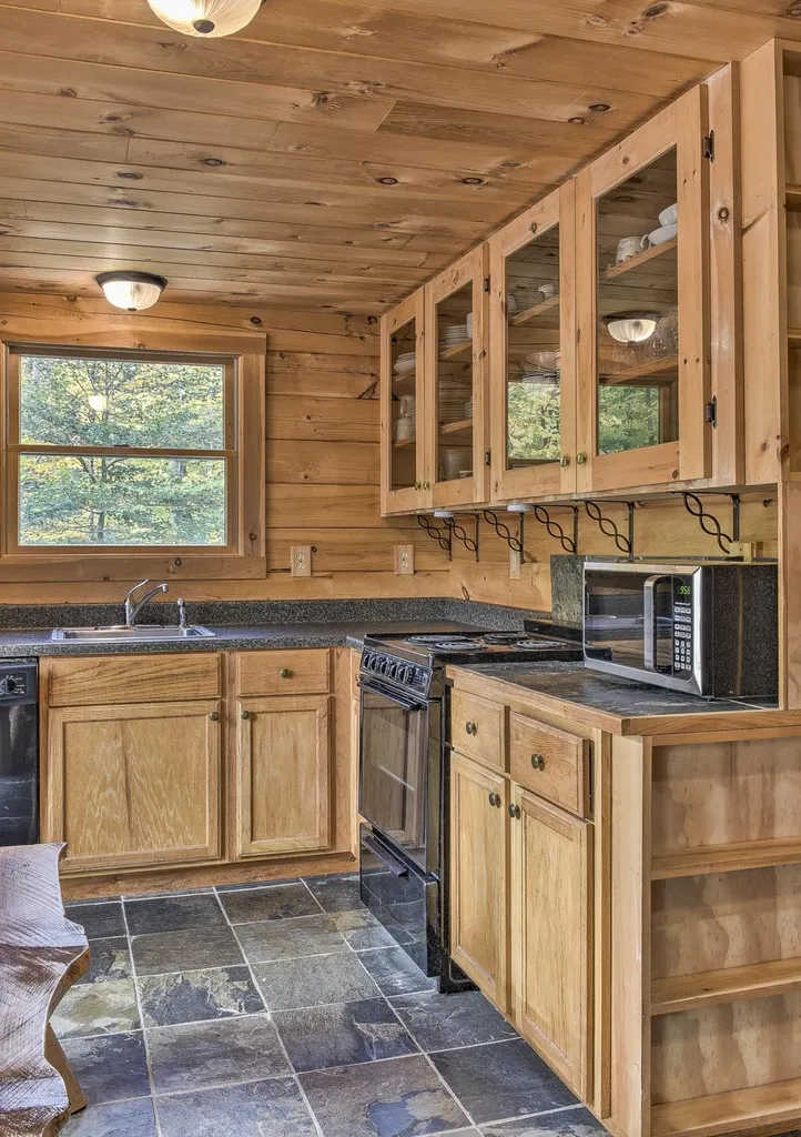 373 Tigola Trail Stoddard NH 03464