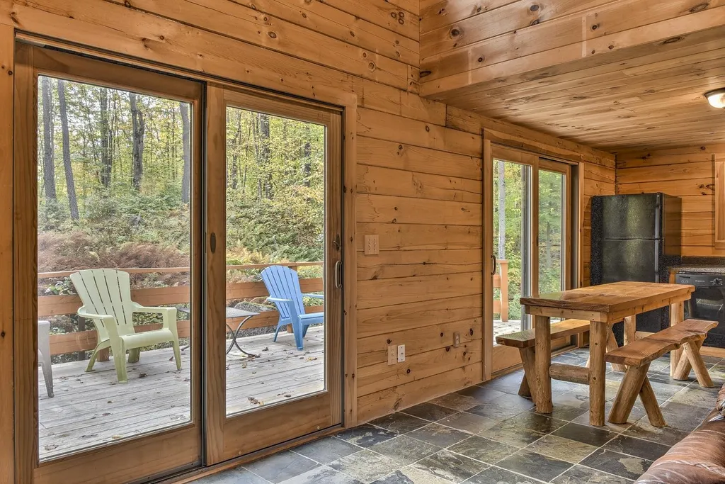 373 Tigola Trail Stoddard NH 03464