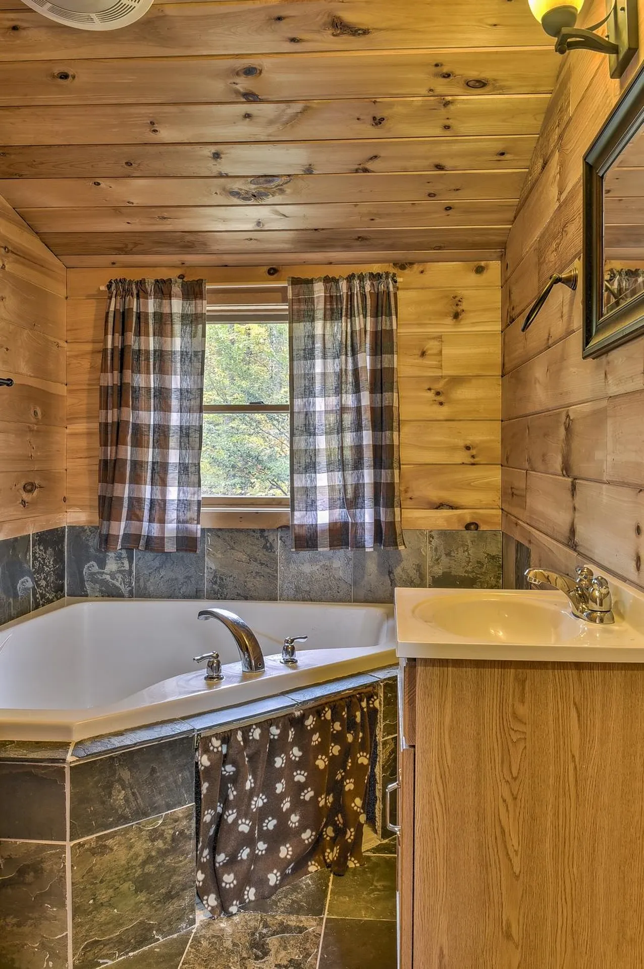 373 Tigola Trail Stoddard NH 03464