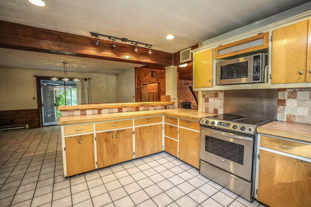 17 Abbot Hill Acres Wilton NH 03086