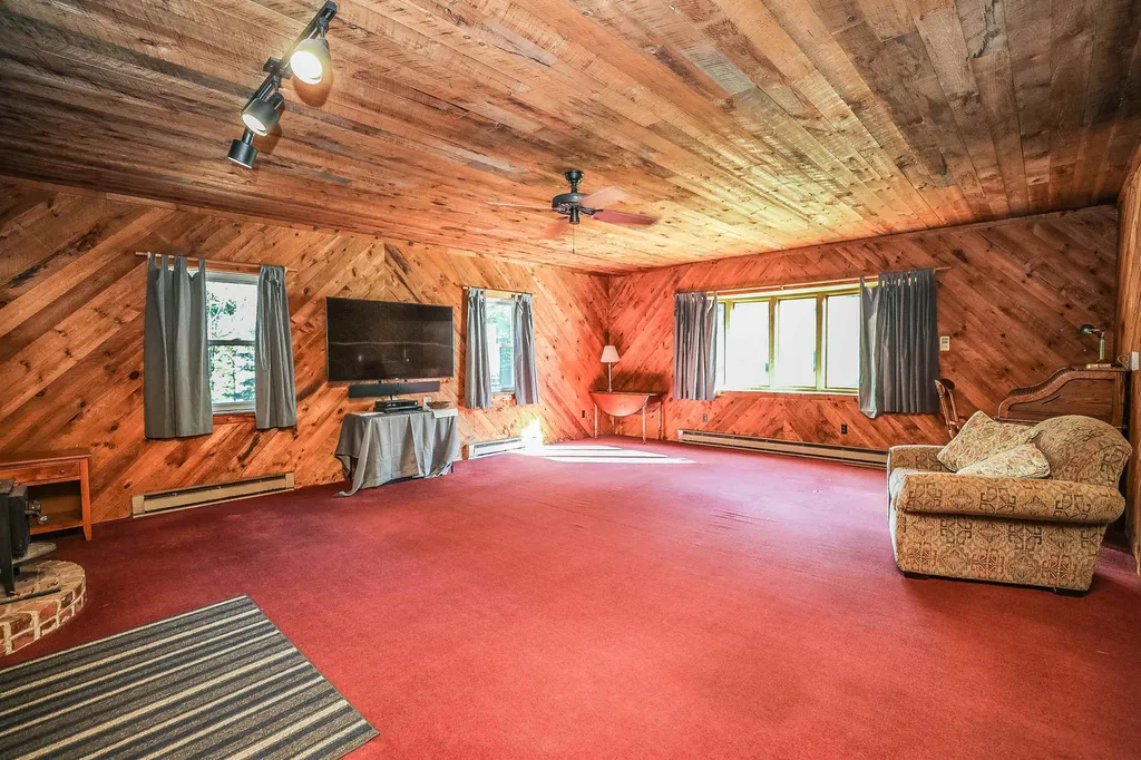 17 Abbot Hill Acres Wilton NH 03086