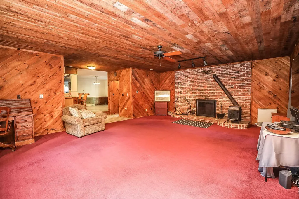 17 Abbot Hill Acres Wilton NH 03086