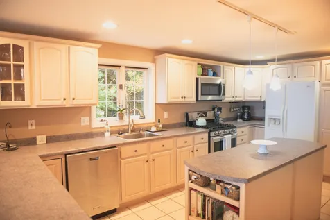 16 Madison Street Concord NH 03301
