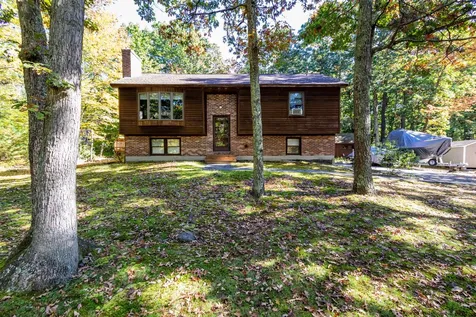 11 Emerald Drive Derry NH 03038