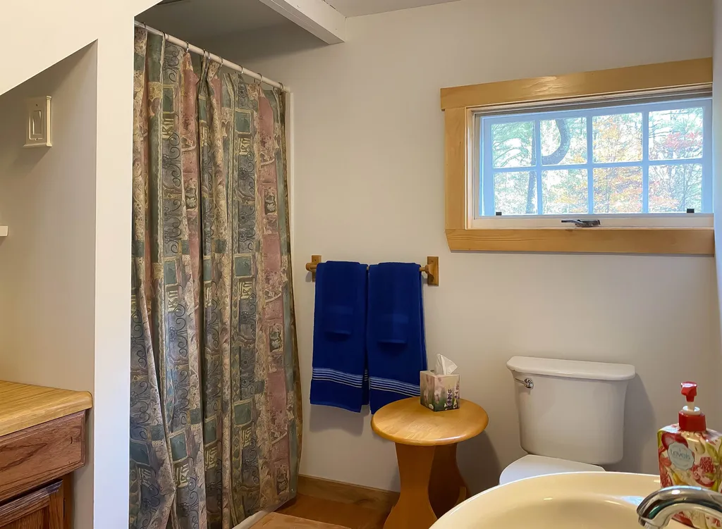 11 Neils Lane Grafton NH 03240