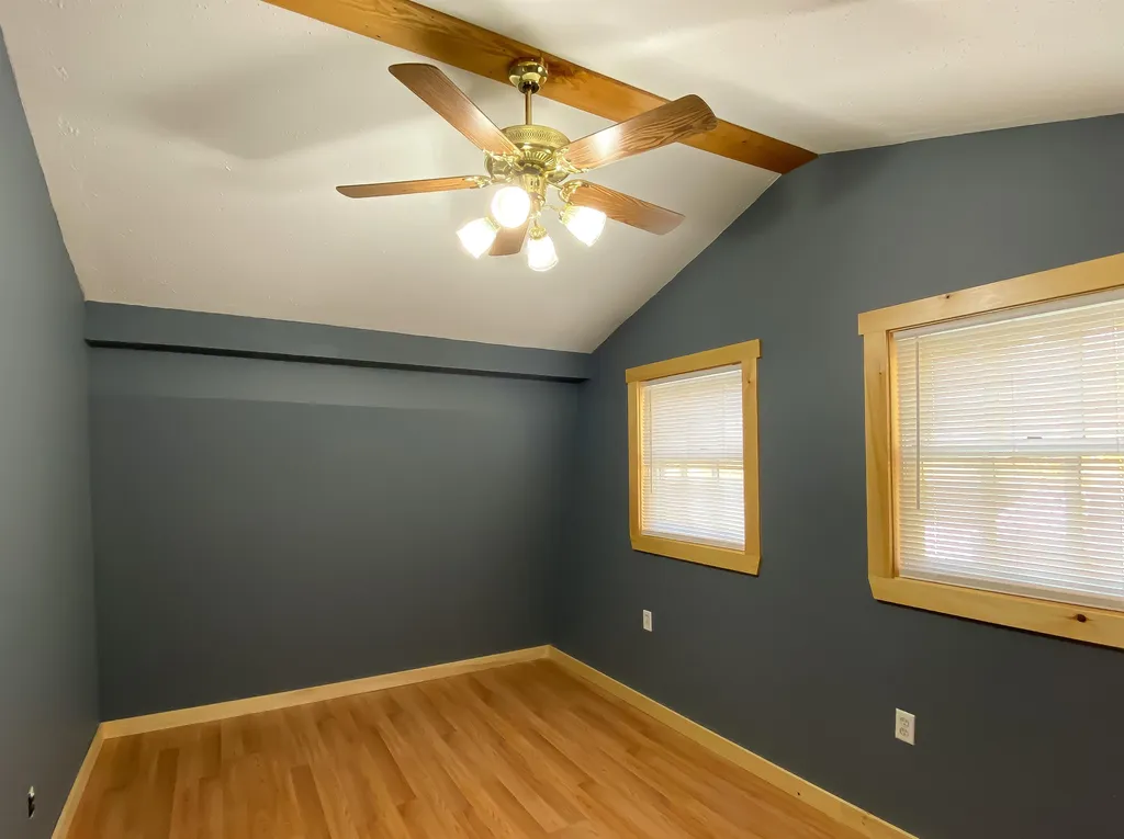 11 Neils Lane Grafton NH 03240