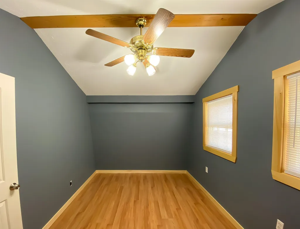 11 Neils Lane Grafton NH 03240