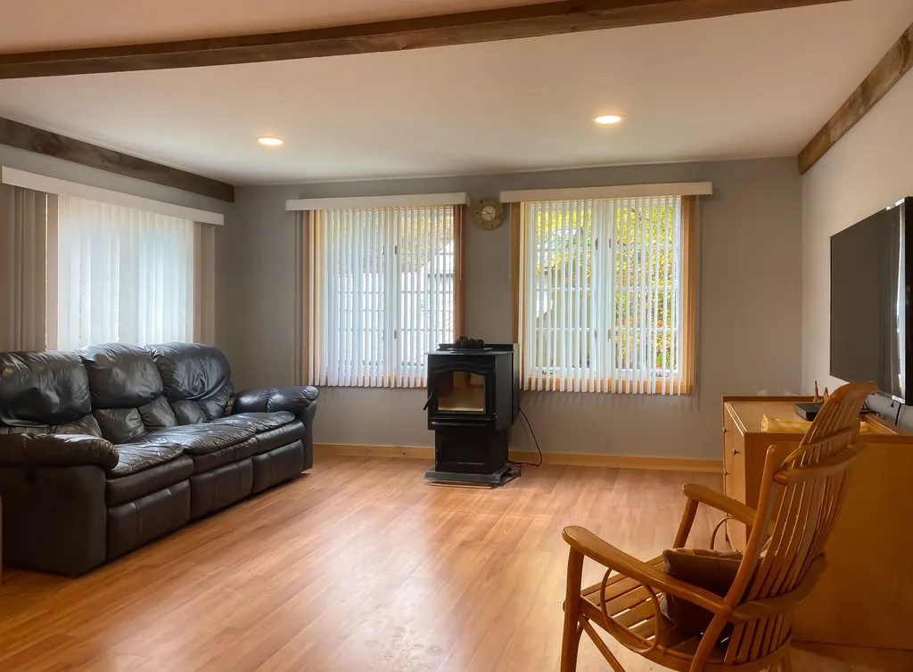 11 Neils Lane Grafton NH 03240