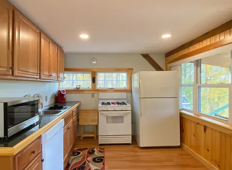 11 Neils Lane Grafton NH 03240