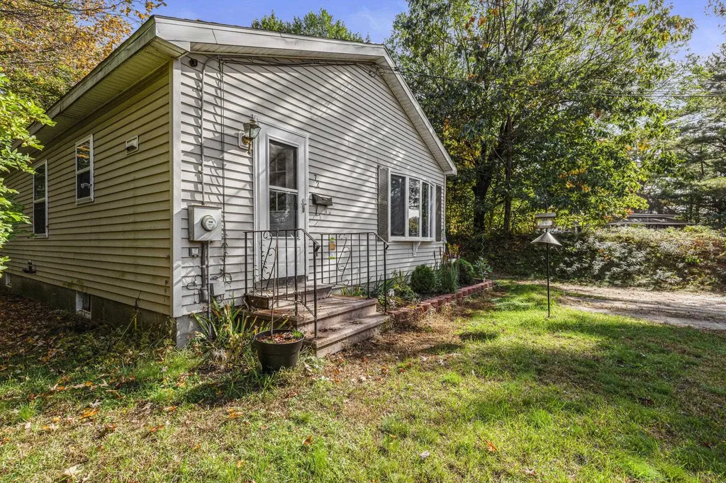 72 Lone Star Avenue Farmington NH 03835