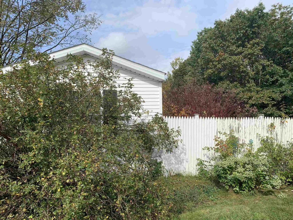 193 Spruce Drive Farmington NH 03835