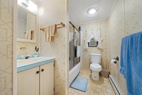 22 Oak Grove Trail Nashua NH 03062