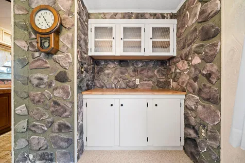 22 Oak Grove Trail Nashua NH 03062