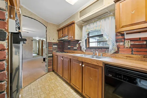 22 Oak Grove Trail Nashua NH 03062