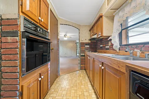 22 Oak Grove Trail Nashua NH 03062
