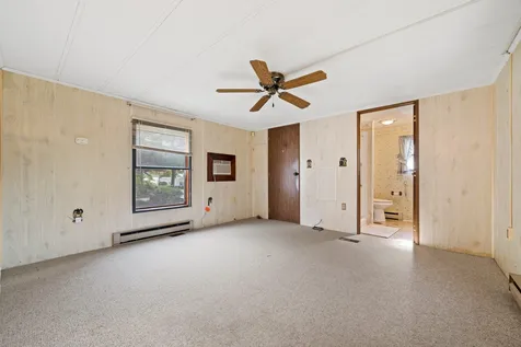 22 Oak Grove Trail Nashua NH 03062