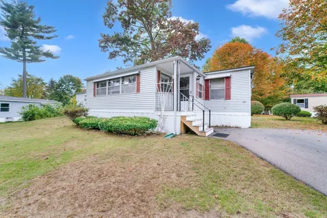 22 Oak Grove Trail Nashua NH 03062