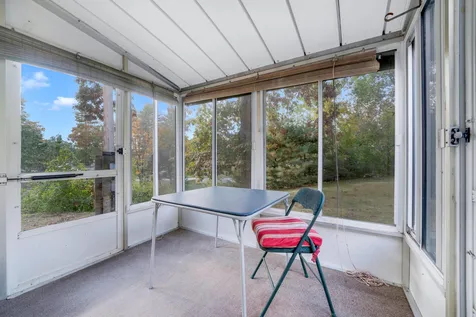 22 Oak Grove Trail Nashua NH 03062