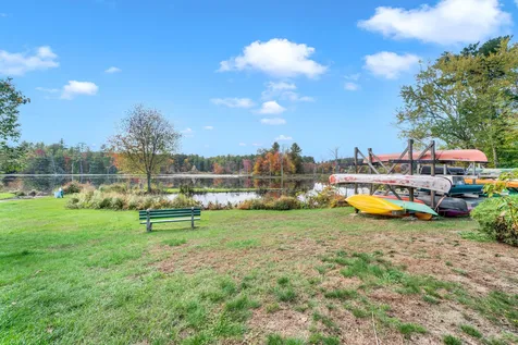 22 Oak Grove Trail Nashua NH 03062