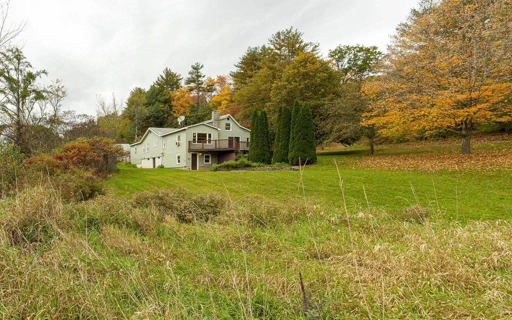13 Russell Road Langdon NH 03602