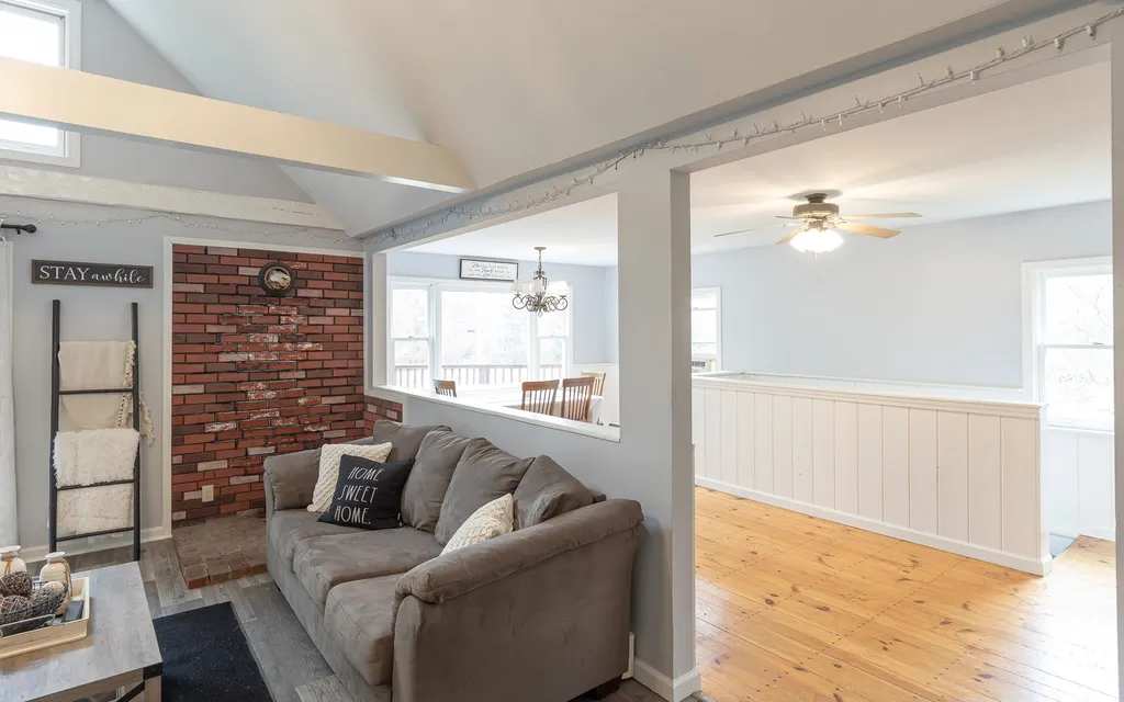 13 Russell Road Langdon NH 03602