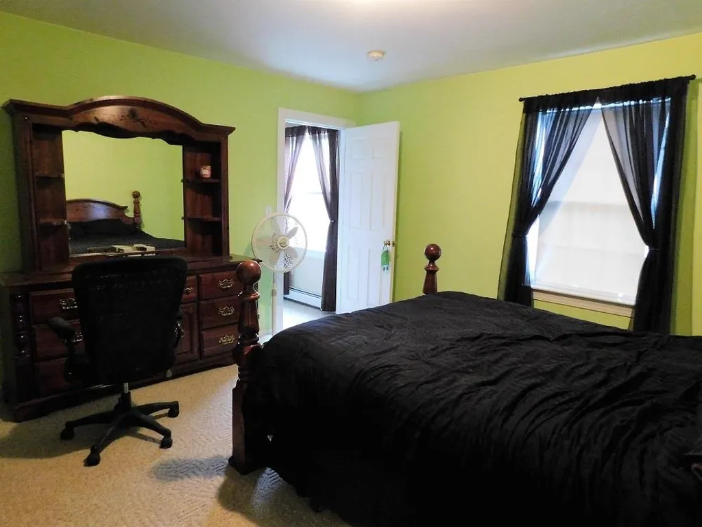 24 Benjamin Way Dover NH 03820