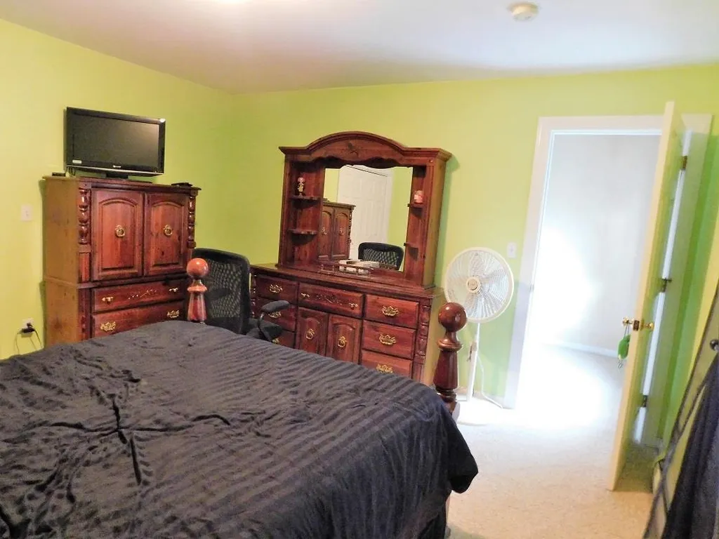 24 Benjamin Way Dover NH 03820
