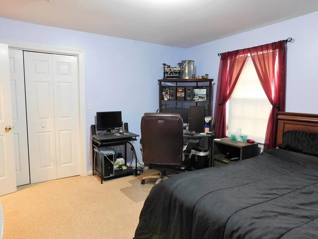 24 Benjamin Way Dover NH 03820