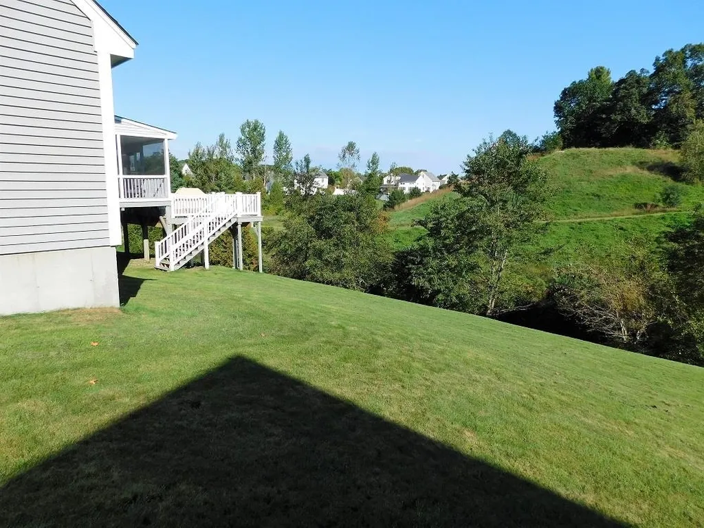 24 Benjamin Way Dover NH 03820