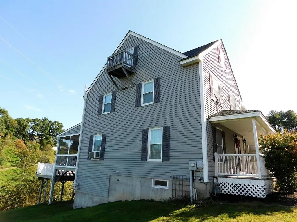 24 Benjamin Way Dover NH 03820