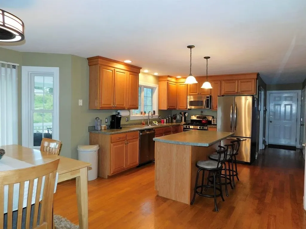 24 Benjamin Way Dover NH 03820