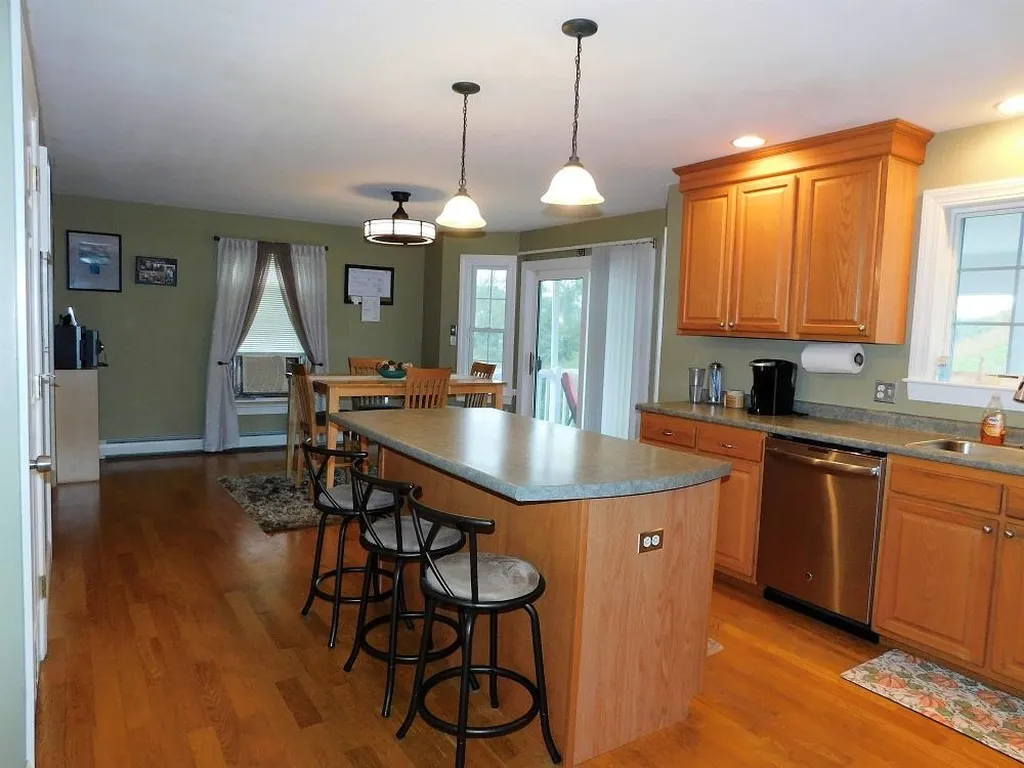 24 Benjamin Way Dover NH 03820