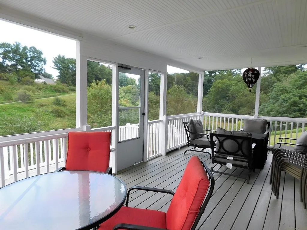 24 Benjamin Way Dover NH 03820