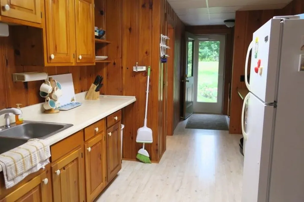 6 Scott Lane Deerfield NH 03037