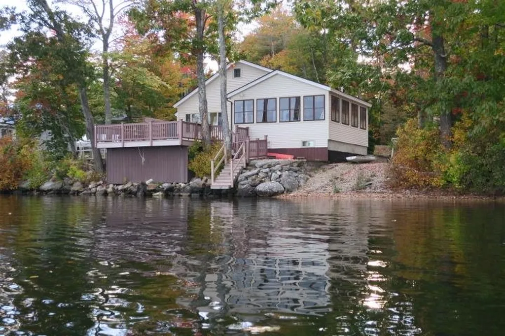 6 Scott Lane Deerfield NH 03037