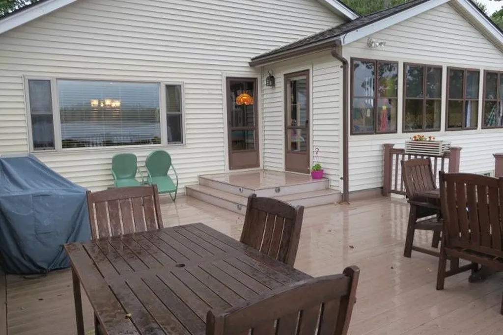 6 Scott Lane Deerfield NH 03037