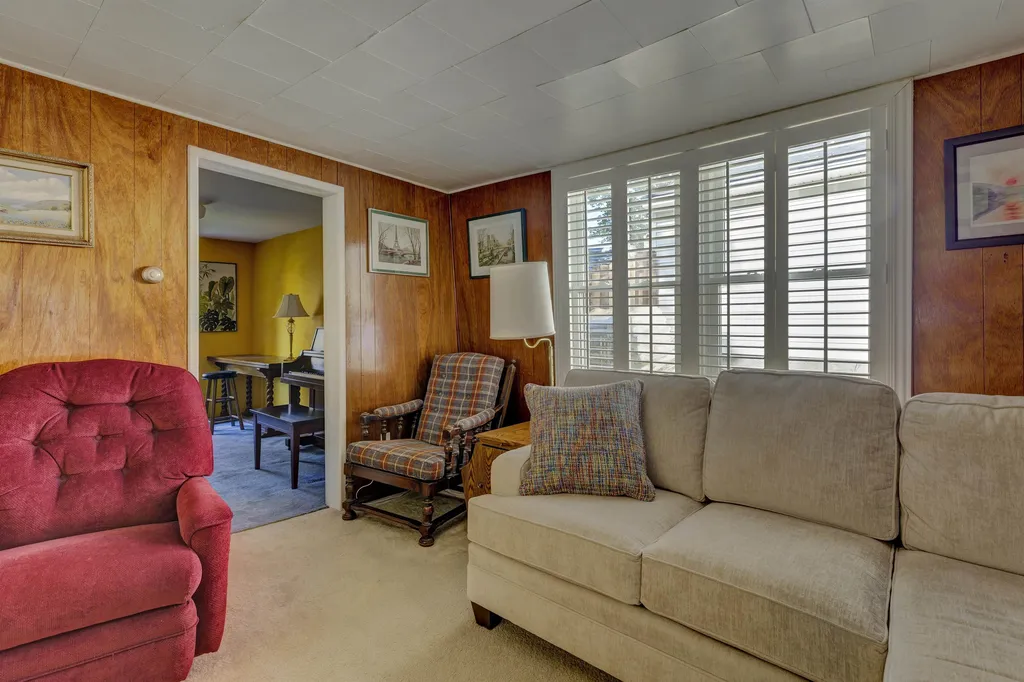 6 College Avenue Lebanon NH 03766