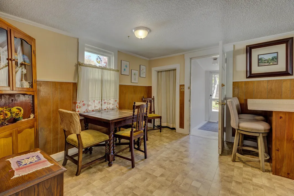 6 College Avenue Lebanon NH 03766