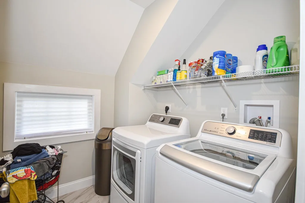 16 Meetinghouse Road Barrington NH 03825