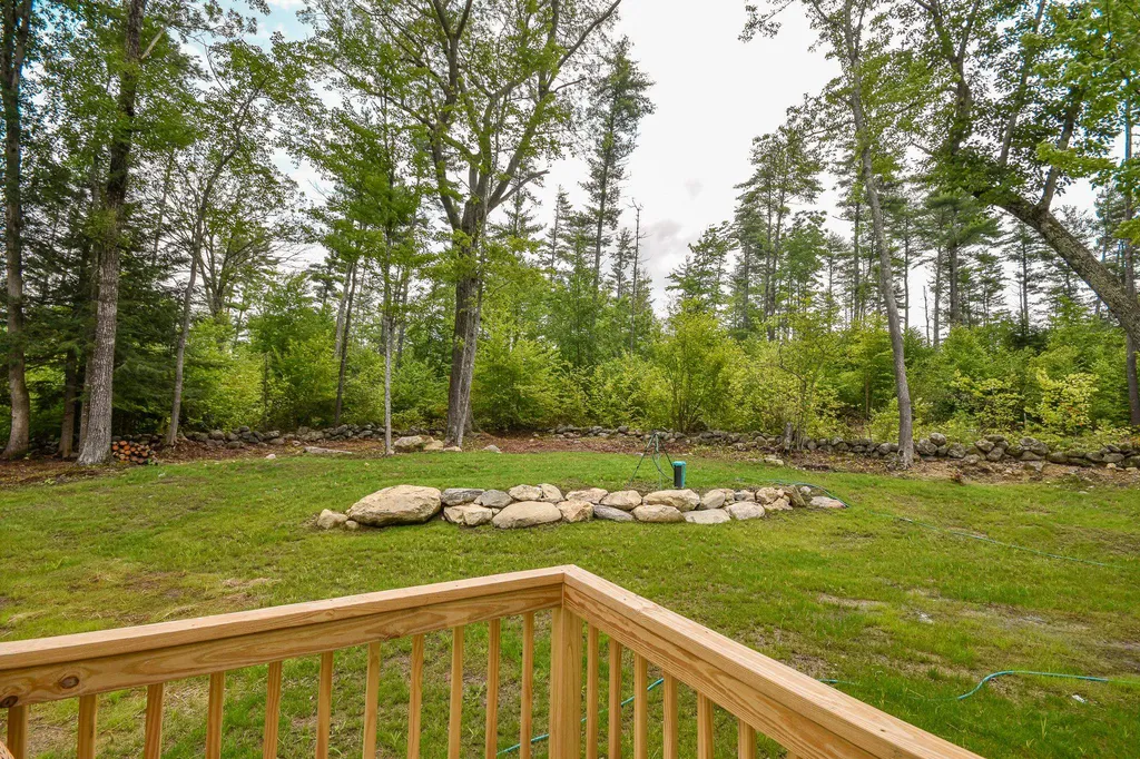 16 Meetinghouse Road Barrington NH 03825