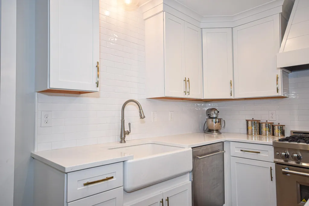16 Meetinghouse Road Barrington NH 03825